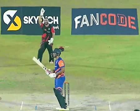 Zahoor topples EMB batters as he helps Sharjah win by 7 wickets