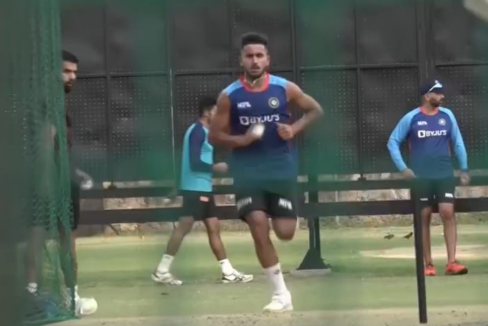Should Umran replace Avesh for the 4th T20I?