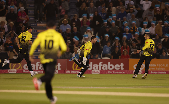 Gloucestershire beat Sussex by 4 runs in a last-over thriller