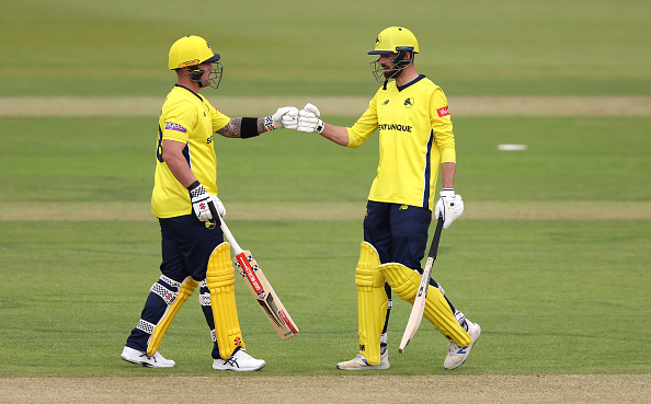 Hampshire chase down 143 in 12 overs