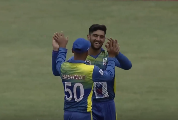 Zia's 3-fer rattles the MAK batting line-up