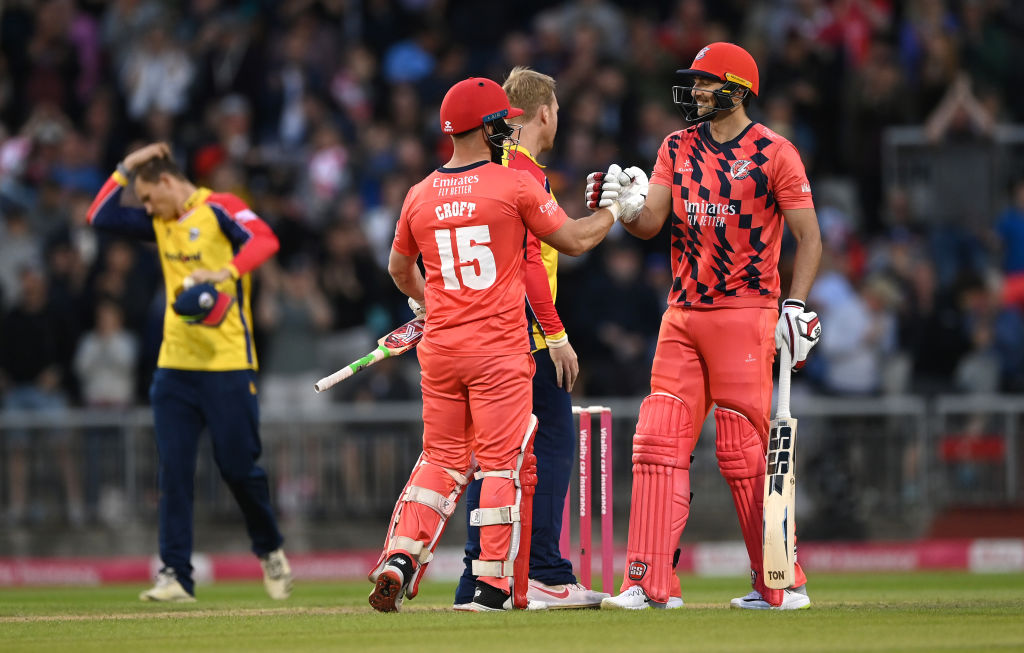 Lancashire chase down 162 in 15.4 overs to enter semis