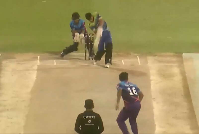 66466! Usman Khan smashes Shival Bawa