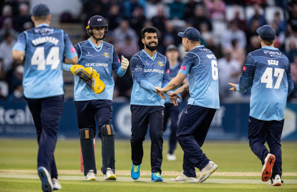 Last-ball thriller! Yorkshire beat Surrey by 1 run in QF-1