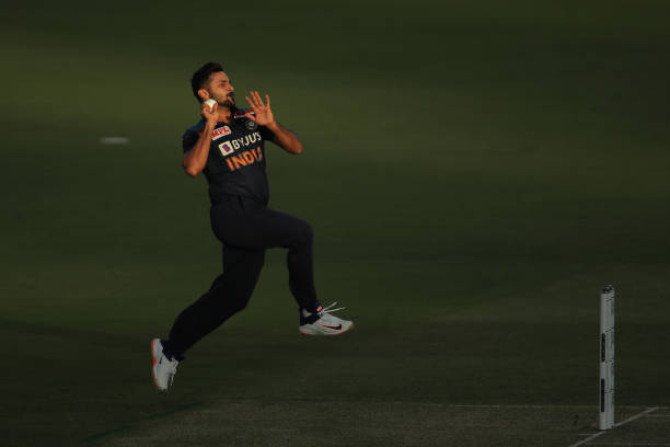 Shardul Thakur's 3-fer stands out in mediocre day for bowlers