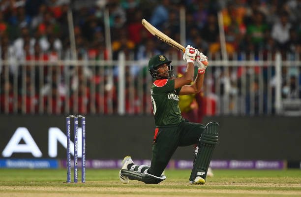 BAN reach 105/8 before rain plays spoilsport