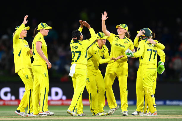King, Mooney star as AUS-W crush IR-W by 9 wickets