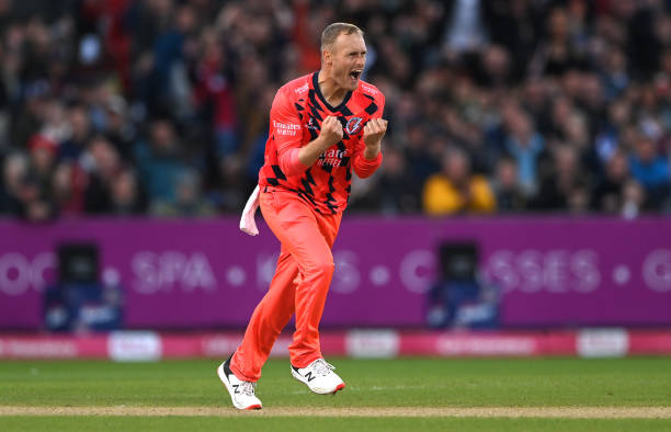 4 for 26! Parkinson spins a web around Hampshire