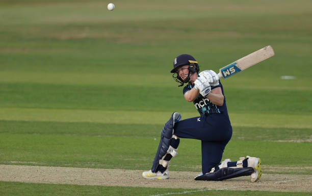 SA-W v ENG-W: 3rd ODI - High-Risk Captaincy Picks