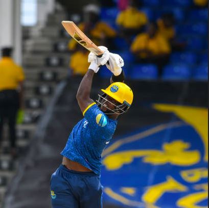 1 Four, 4 Sixes! Mayers' valiant knock of 30