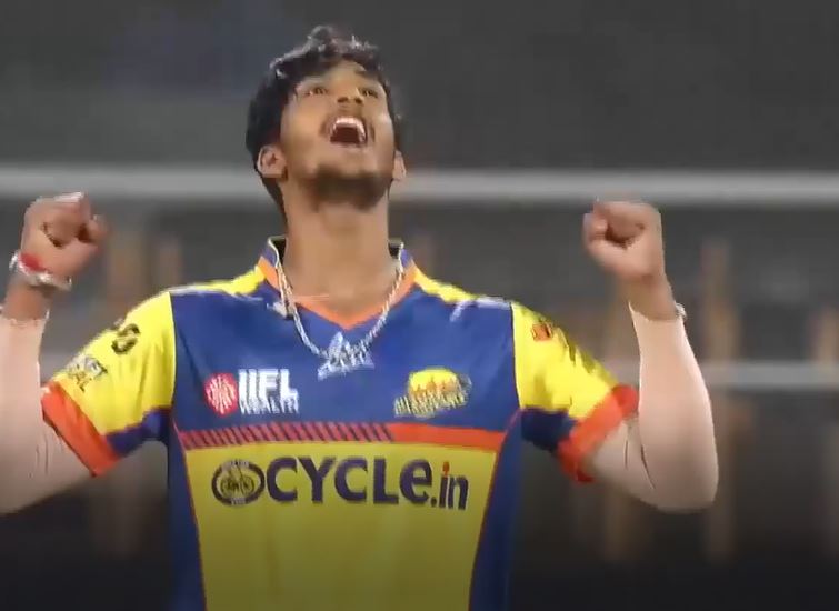 Vidyadhar Patil's 4-fer wins it for MW