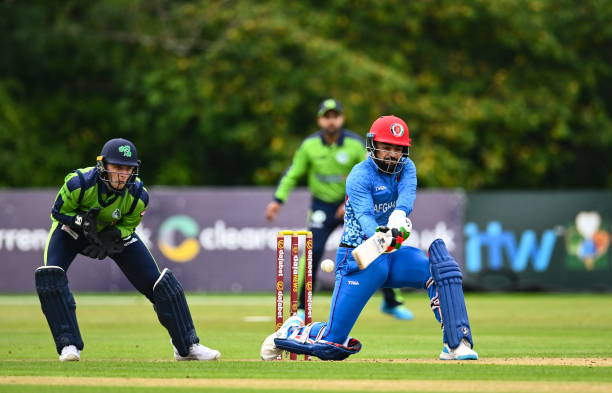 31 off 10 with 3 sixes! Rashid smashes IRE bowlers