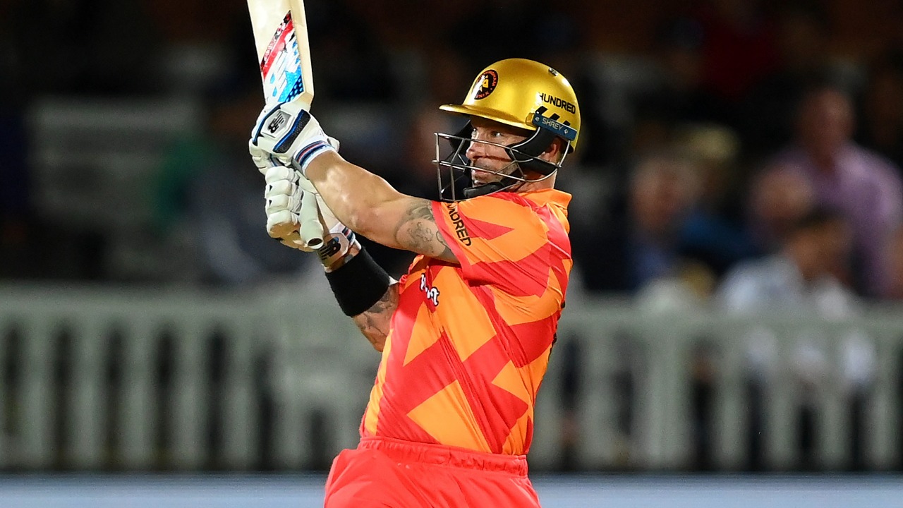 OUT OF LORD'S! Wade hits a humongous SIX