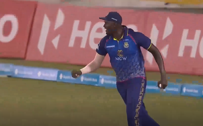 Mayers and Mujeeb guide Barbados Royals to 6th straight win