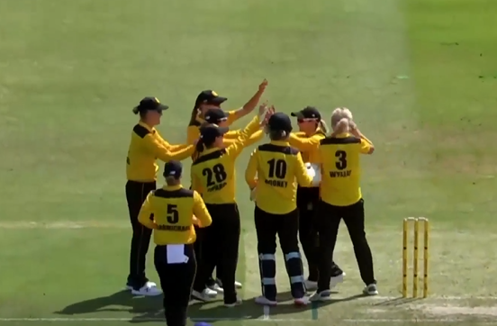 Alana King, Chloe Piparo guide WF-W home by 8 wickets