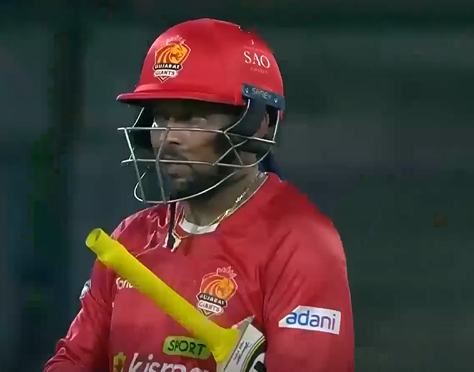 75 off 59! Dilshan's resilience steadies Gujarat's innings