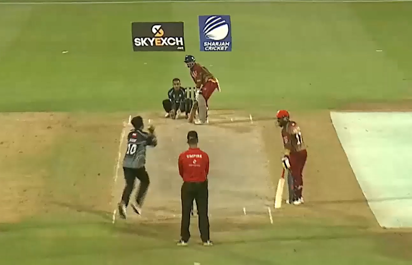 4 for 40! Hayat bowls a disciplined spell