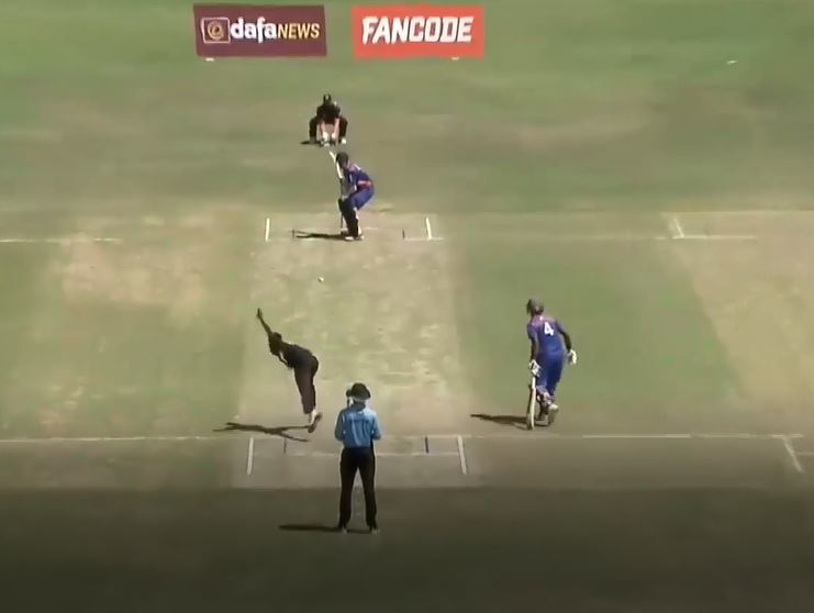 Akhil's 3-fer blows Tuskers to bits