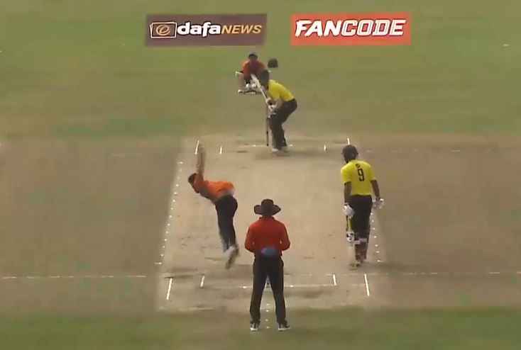 4 Fours, 3 Sixes! Ahmed takes on BRB bowlers on his way to 50