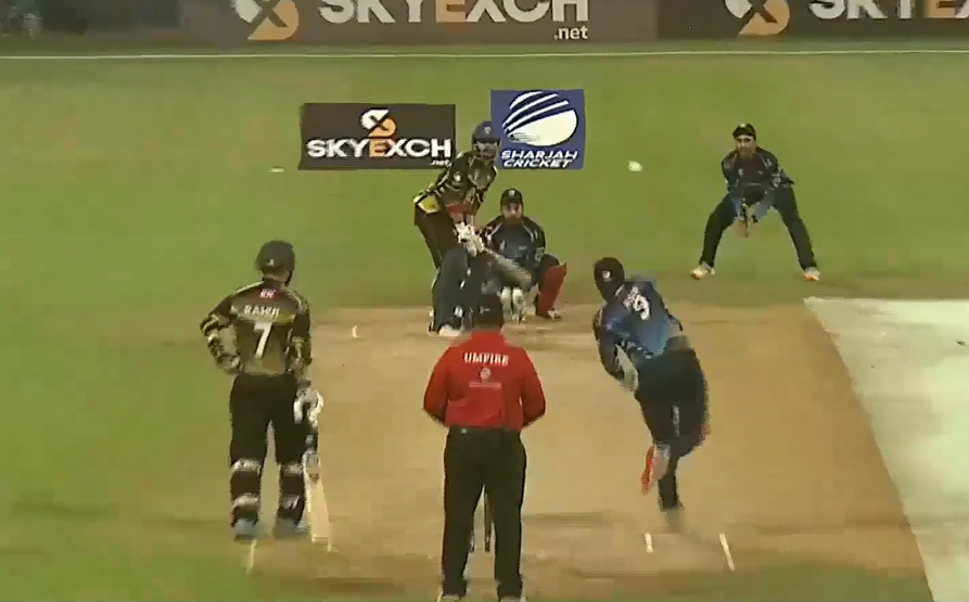 Skipper Mumtaz hunts down 3 wickets and a maiden over