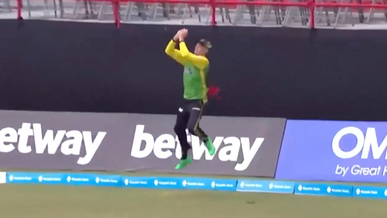Stunner! Green pulls off two incredible catches