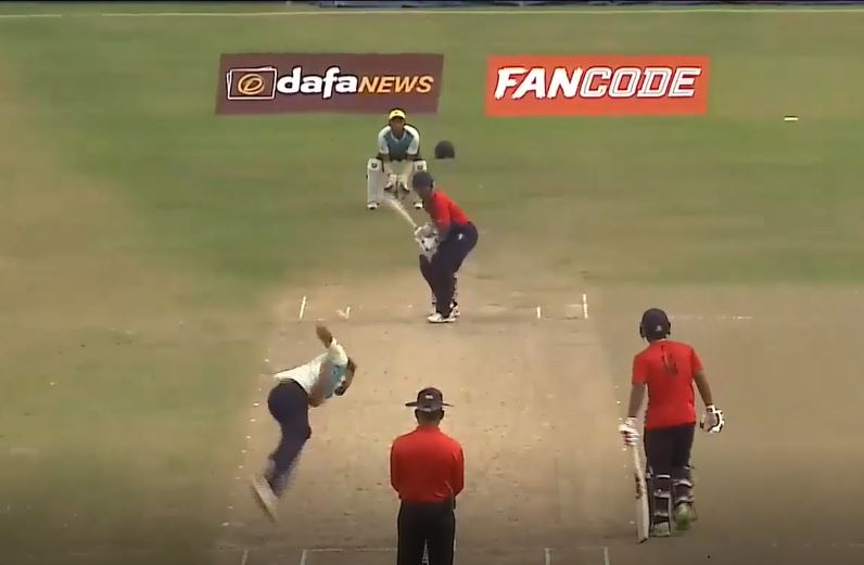 4 for 29! Anand Sharma's vital spell for BHB