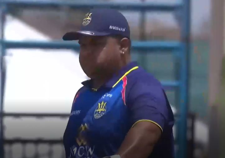 3 Fours, 4 Sixes! Azam Khan plays a brilliant knock of 52