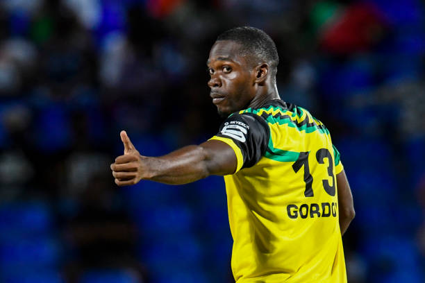 6WW! Gordon gets the better of DJ Bravo, Rutherford