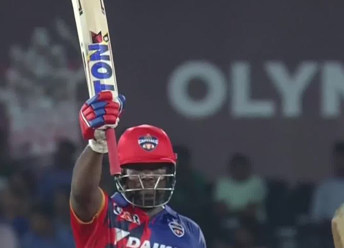 7 Fours, 4 Sixes! Hamilton's blazing knock of 68 sees Capitals home