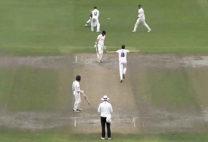 Hill's 6-fer decimates Lancashire's batting lineup