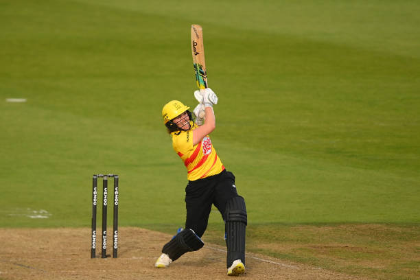 Eliminator, 2nd Inns: All sixes