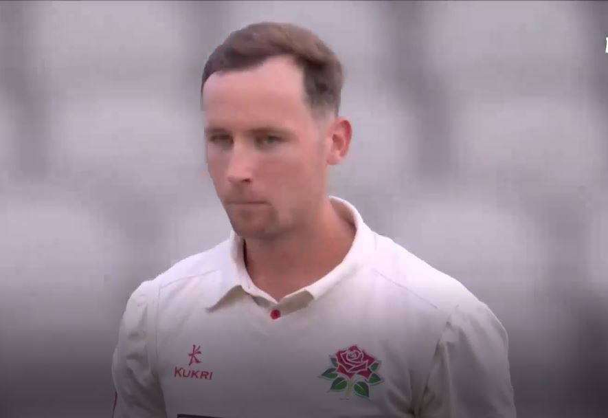 Ruthless Hartley derails Surrey with an incredible spell of 5/52