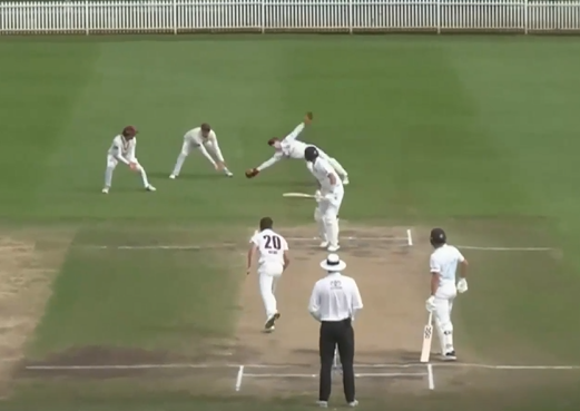 12 balls. Three Stunning Grabs!