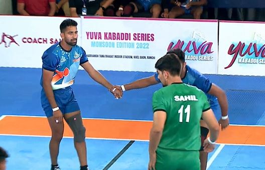 Veers outplay Arrows in a high octane clash