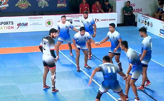 Mighty Heroes crush Magnets 46-21