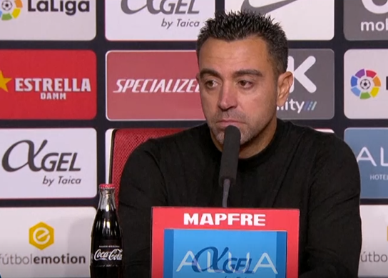 Xavi hails Lewandowski as Barca top La Liga