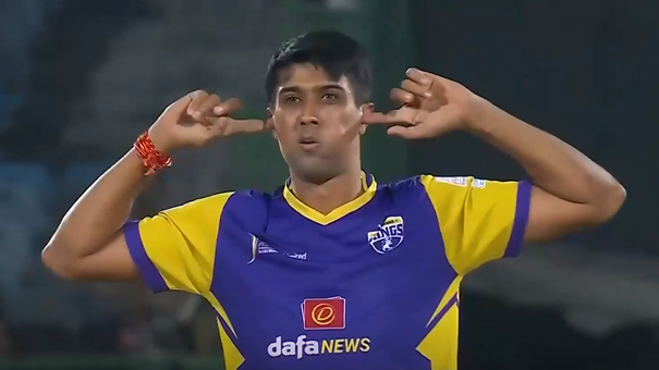 Rahul Sharma's 4-fer rattles India Capitals