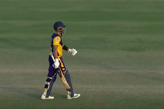 7 SIXES, 7 FOURS! Prajapati runs riot against Amerat Royals