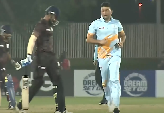 Ahmad Shah mangles Colatta Chocolates with a 3-fer
