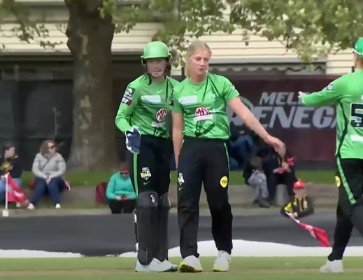 Sophie Day's 4-fer restricts Renegades to a low total