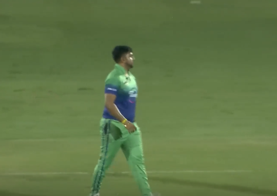 4/19! Laxman Manjrekar wrecks Mid-East Metals batting