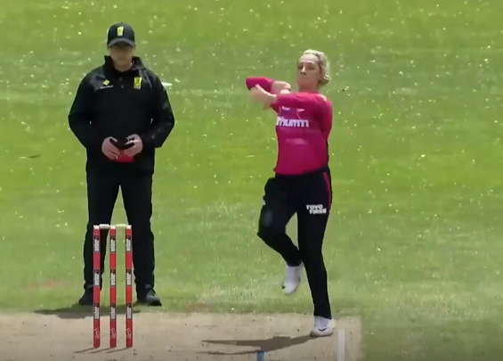Ashleigh Gardner's 4-fer blows Hurricanes to bits