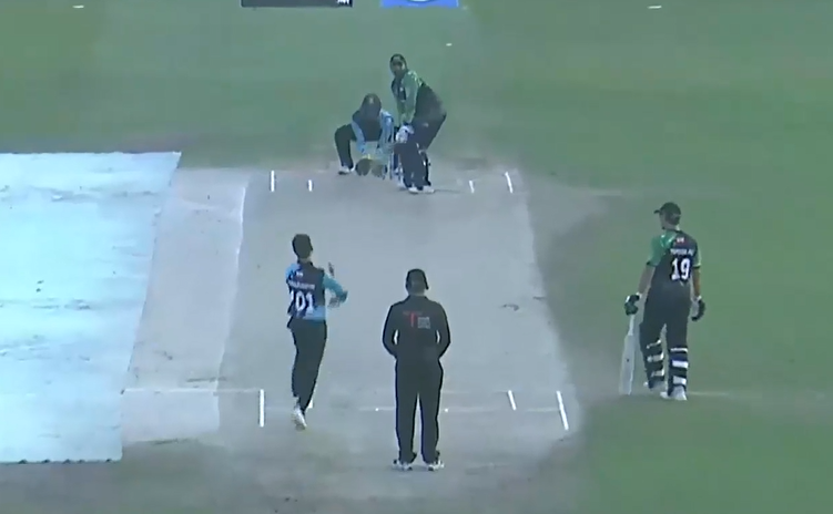 3 wickets, 1 maiden over! Fazaruddin is on fire