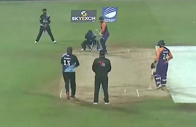 Rahul Chopra plays a steady knock of 51*