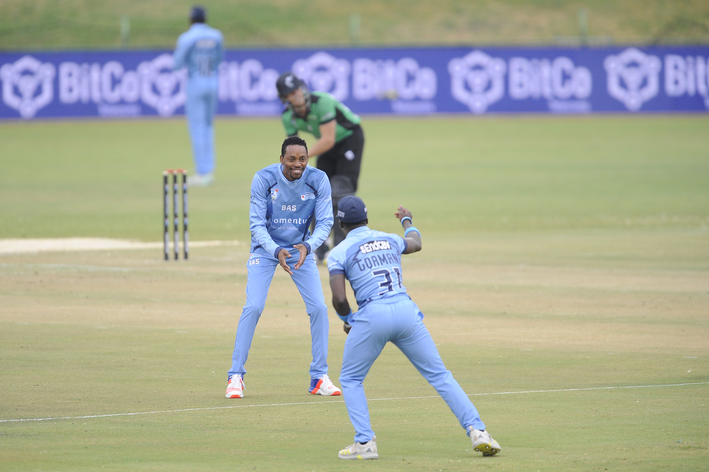 Phangiso spins his web with a 3-fer