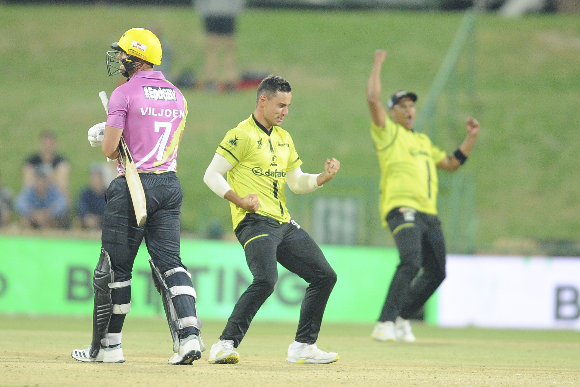 Last over drama! Warriors edge past Rocks by 3 runs