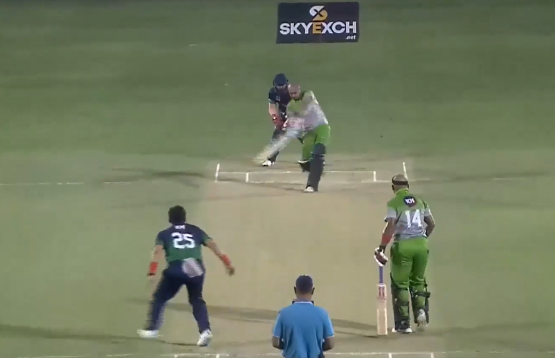 Waqas Tariq plays a quickfire knock of 66