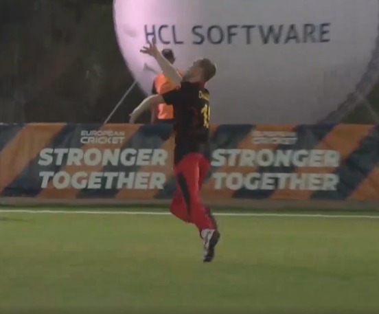 SCREAMER! Walter Behr pulls off a marvelous catch