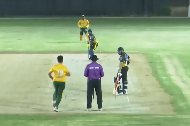 3 sixes, 8 fours! Aslam plays a crucial knock of 66