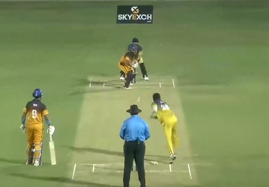 7 Fours, 1 Six! Hayat helps Karwan put up 248